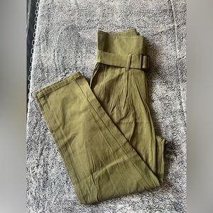 High-Waist Pleated  Woman’s Chinos in Olive with Belt